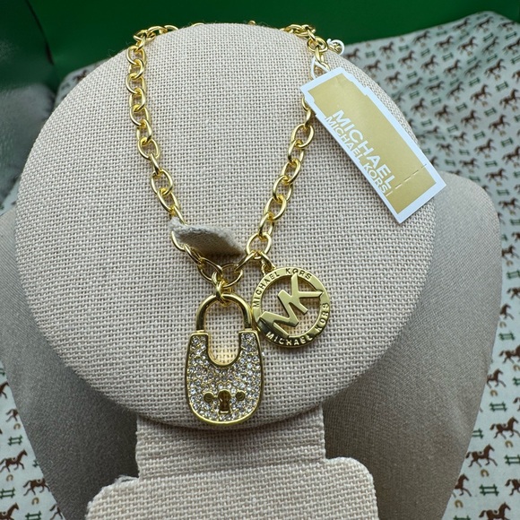 Michael Kors Pave Padlock Logo Chain Bracelet Goldtone Brass NWT - Picture 4 of 16